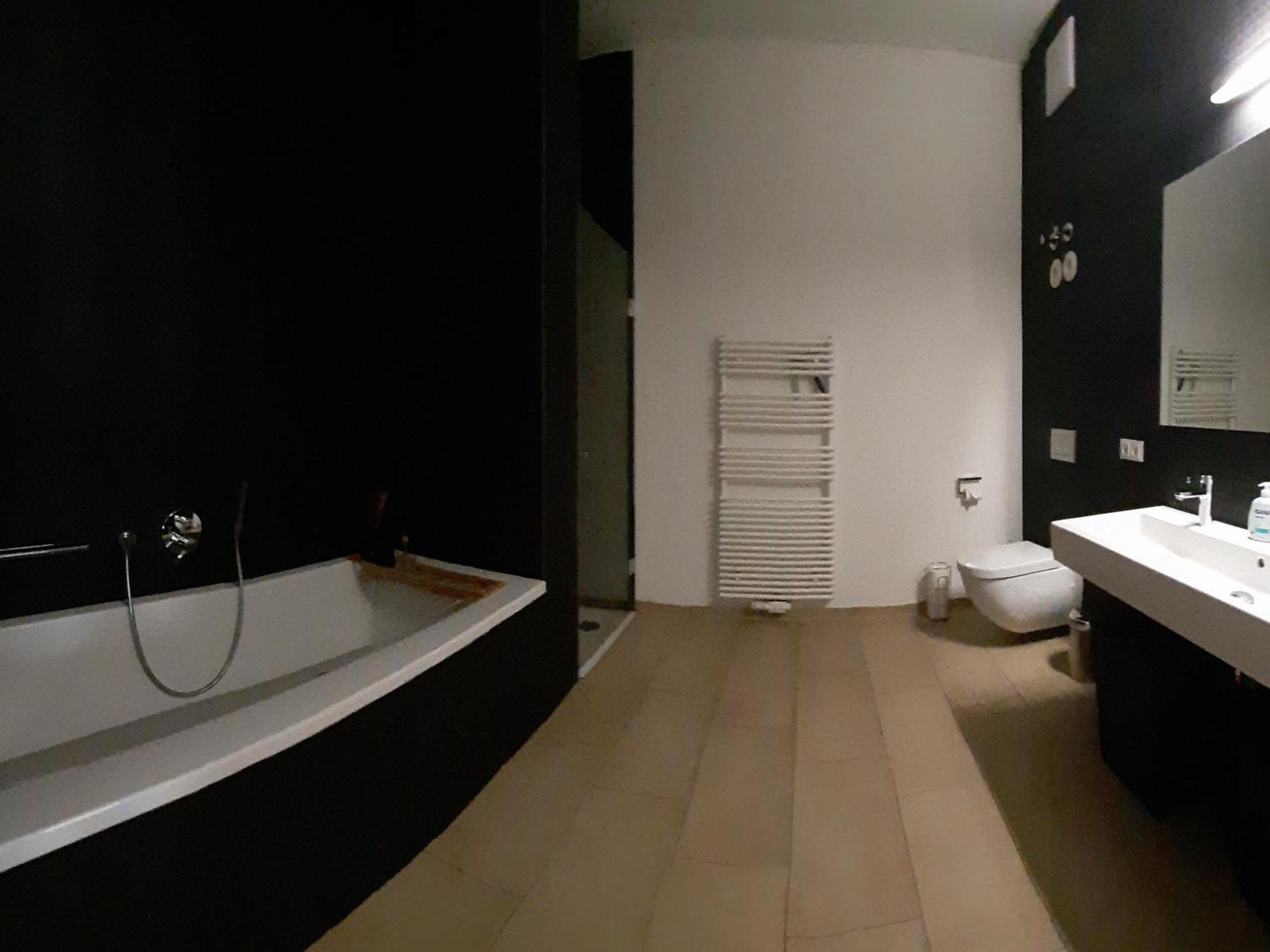 Hochwertig im Herzen Stuttgarts Zimmer foto